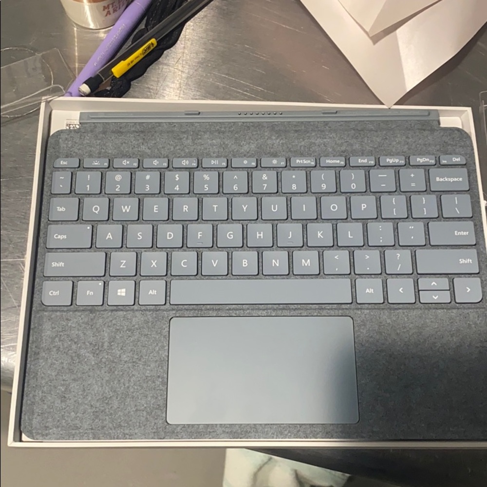 Microsoft surface go signature type cover